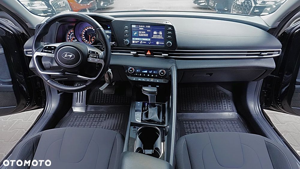 Hyundai Elantra 1.6 Smart CVT - 15