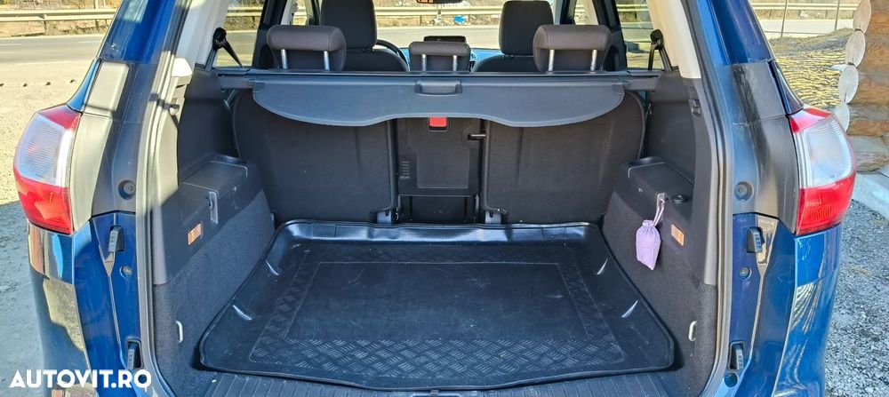 Ford Grand C-Max - 17