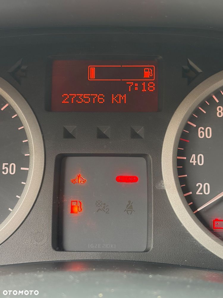 Opel Vivaro - 11