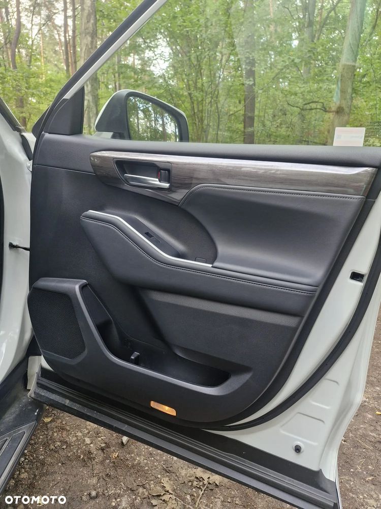 Toyota Highlander 2.5 Hybrid Executive - 17