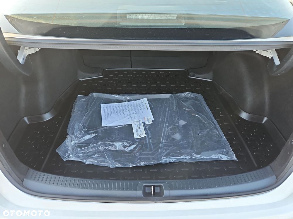 Toyota Corolla 1.8 Hybrid Comfort - 13