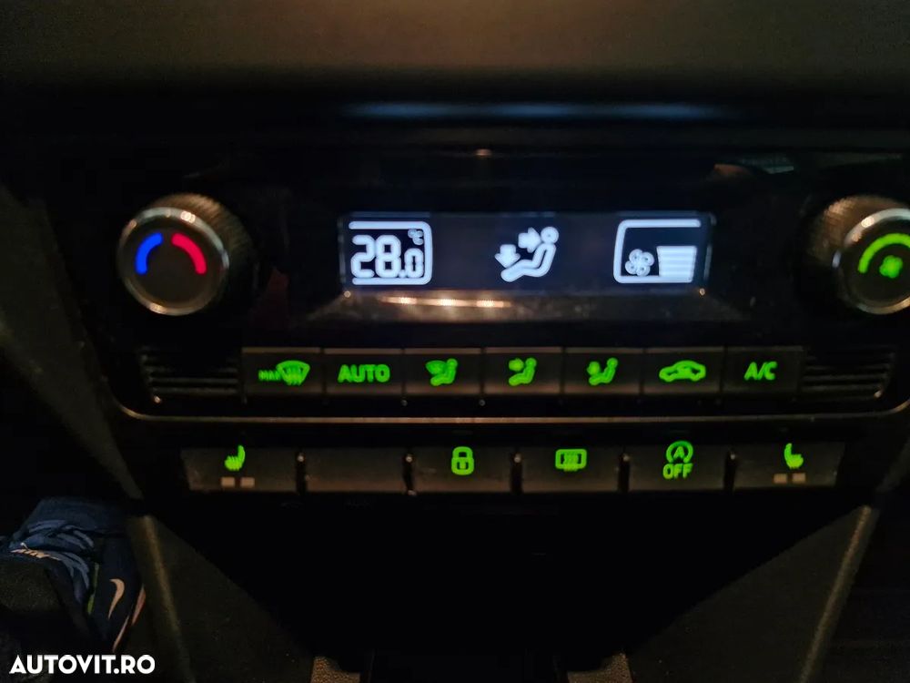 Skoda RAPID 1.2 TSI Ambition - 6