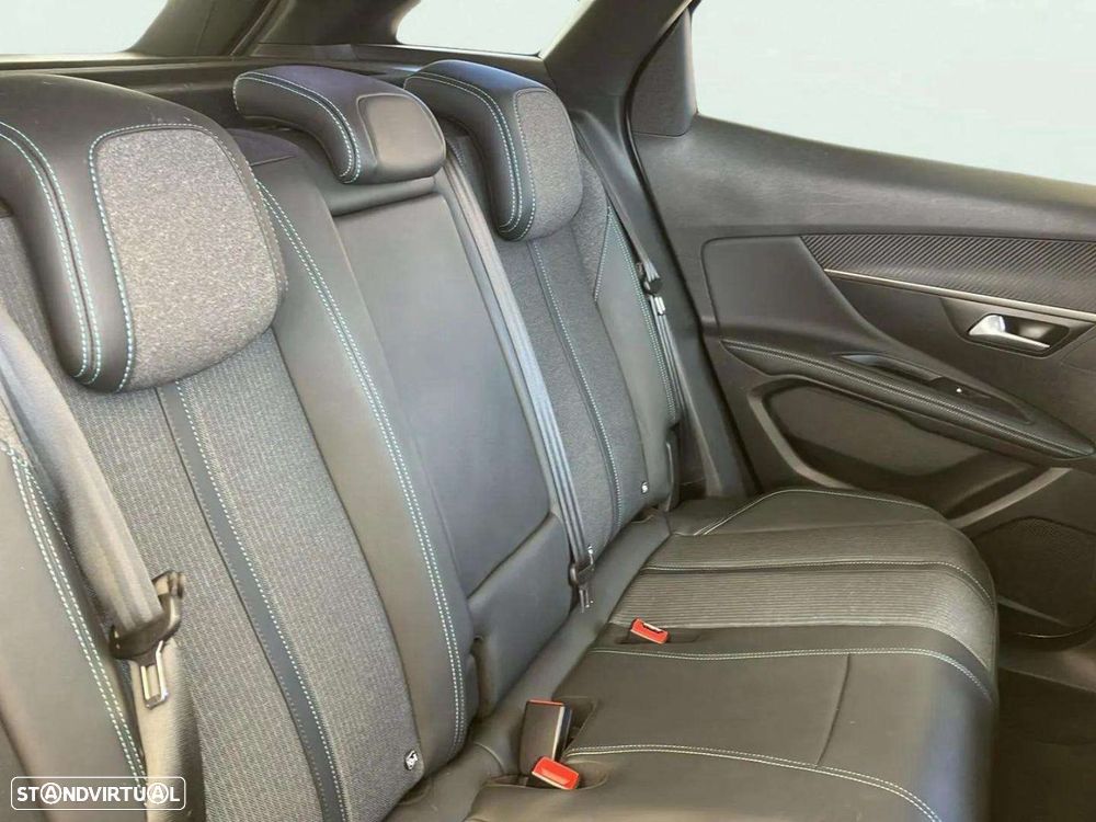 Peugeot 3008 1.6 Hybrid Allure Pack e-EAT8 - 16