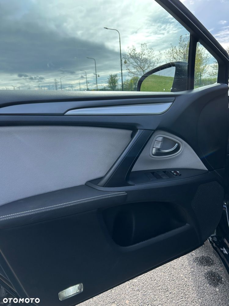 Toyota Avensis 2.0 D-4D Prestige - 11