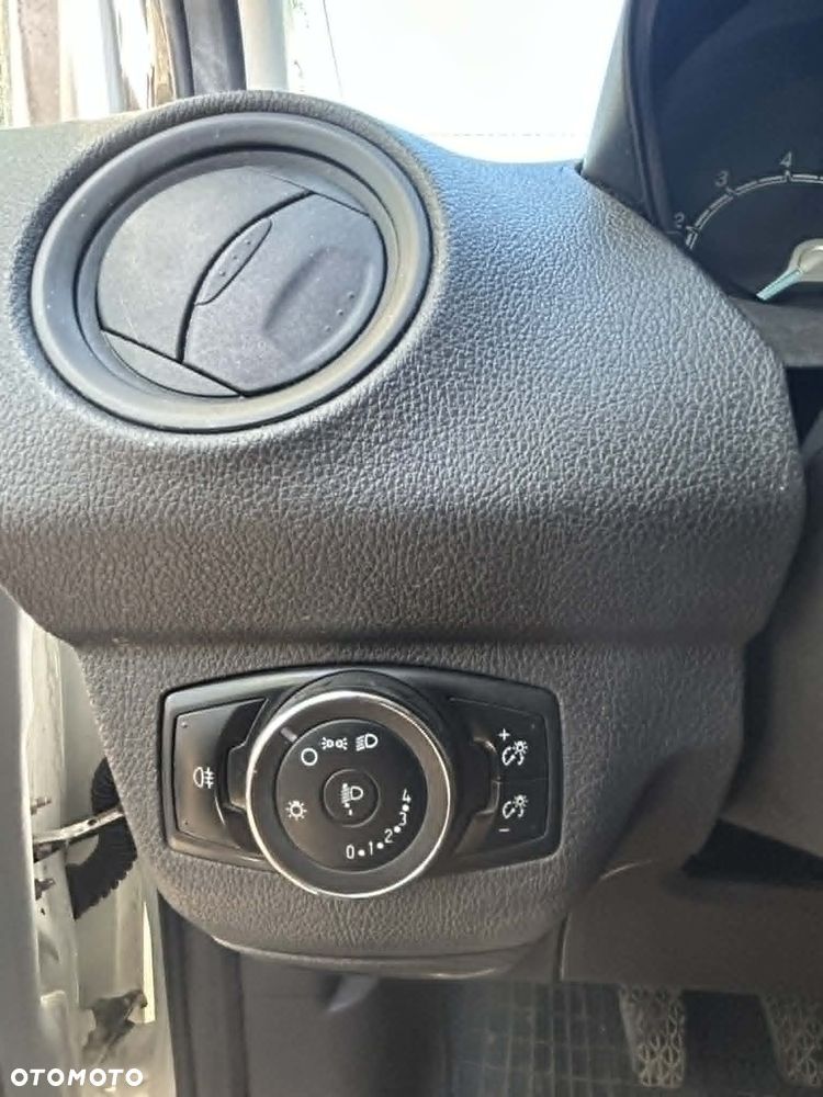 Ford Courier - 20