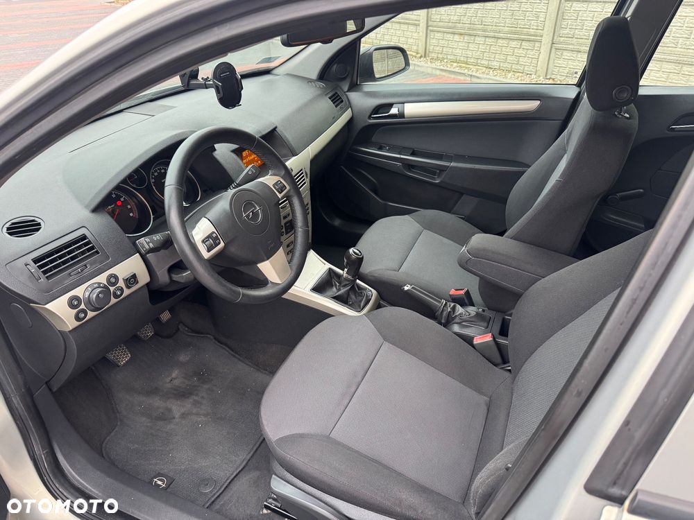Opel Astra 1.6 Enjoy - 10