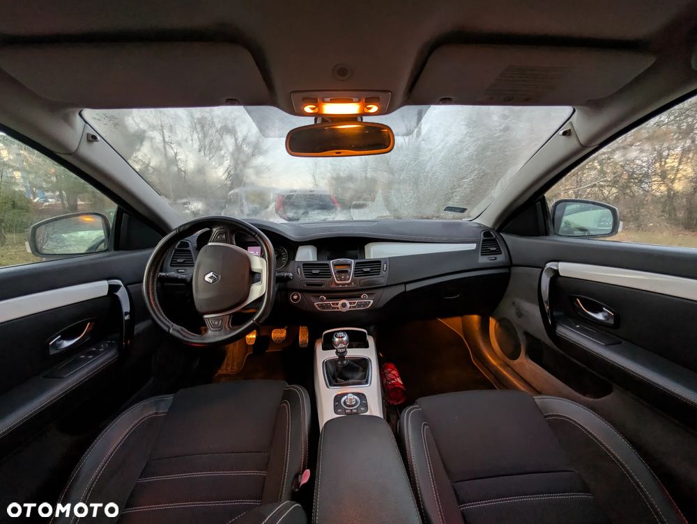 Renault Laguna 2.0 dCi Monaco GP2 - 6