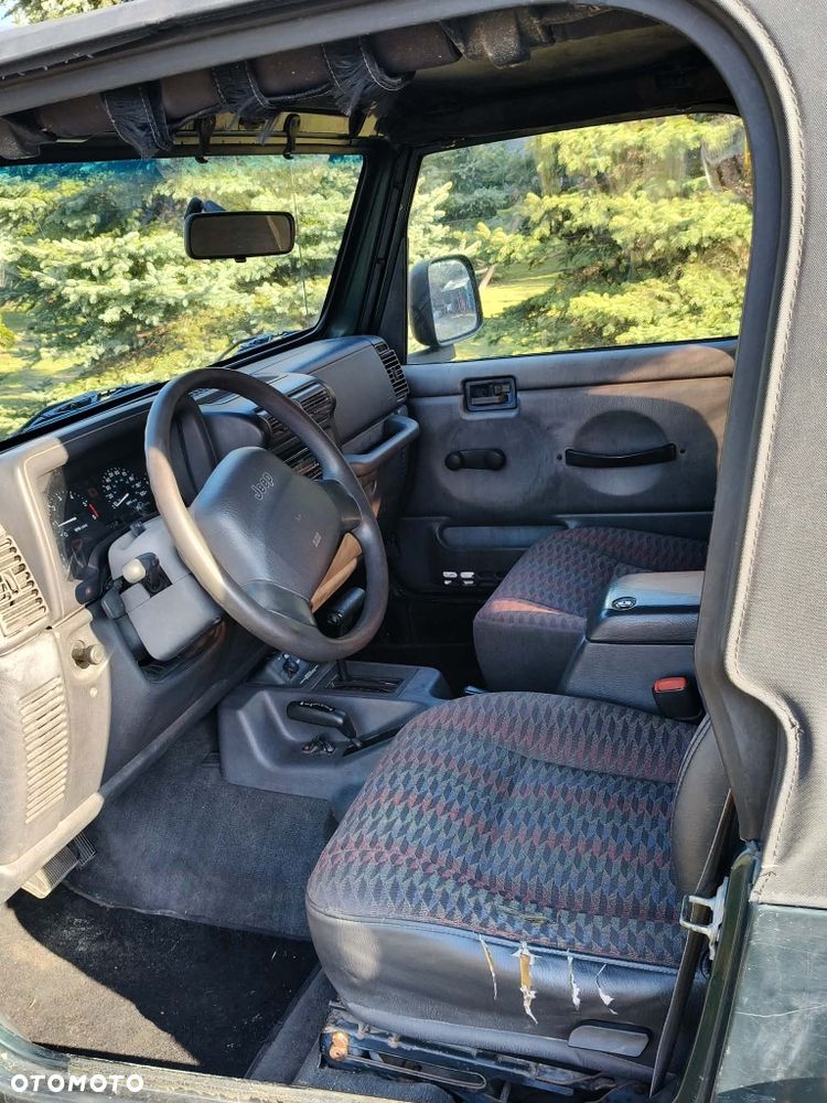 Jeep Wrangler - 8
