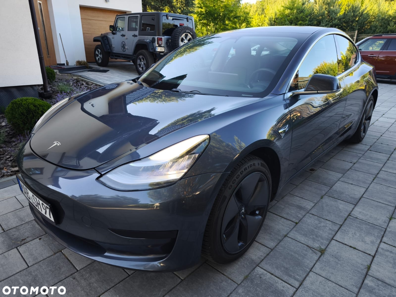 Tesla Model 3 Standard Reichweite Plus Hinterradantrieb - 12