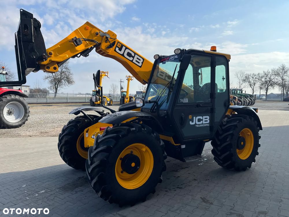 JCB 526-56 Agri Super - 8