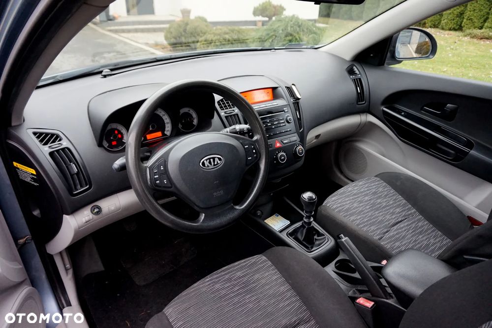 Kia Ceed - 5