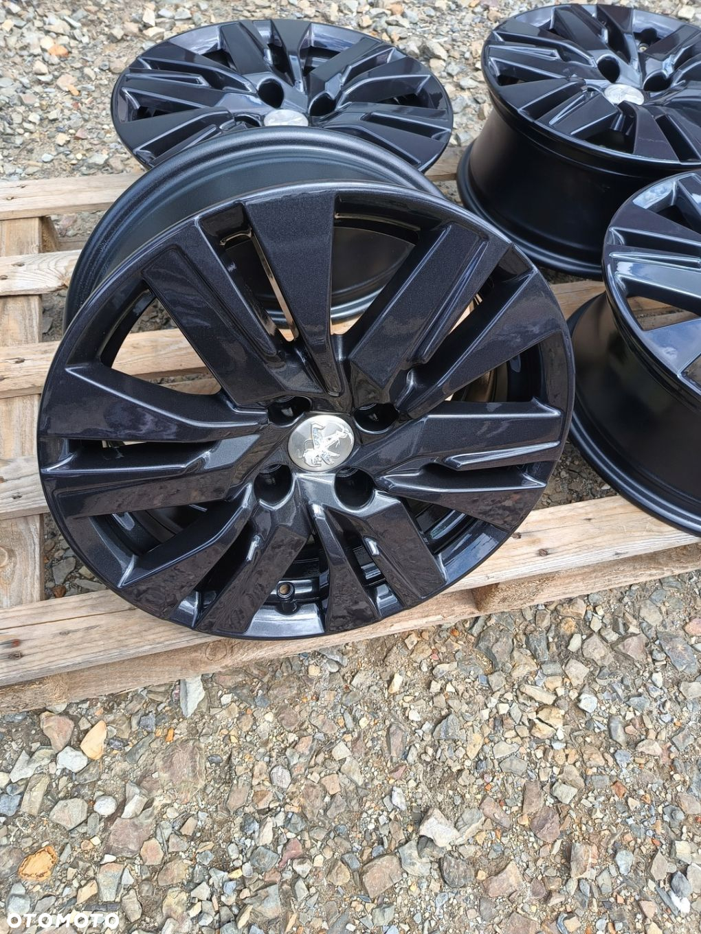 PEUGEOT 208 2008 PARTNER RIFTER Felgi 6,5x16 ET20 4x108 9813836677 GRAFIT - 4