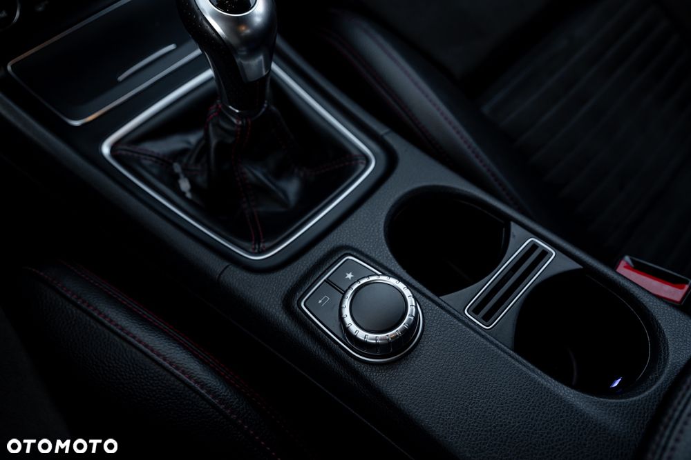 Mercedes-Benz CLA 250 AMG Line - 34