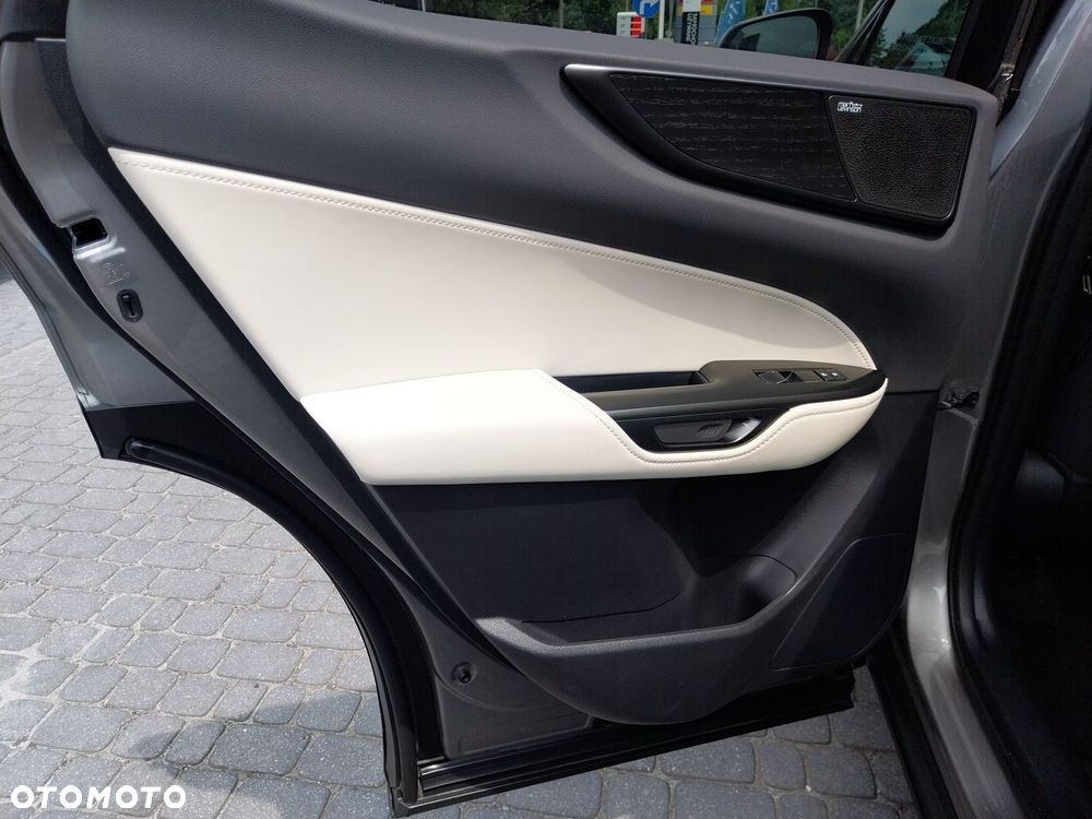 Lexus NX - 17