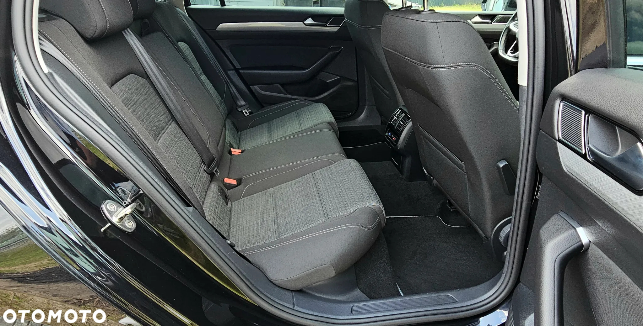 Volkswagen Passat Variant 2.0 TDI SCR DSG Business - 23