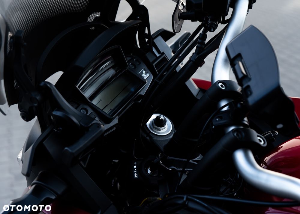 Honda VFR - 8