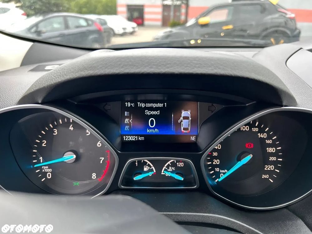 Ford Kuga 1.5 EcoBoost 2x4 Black & Silver - 13