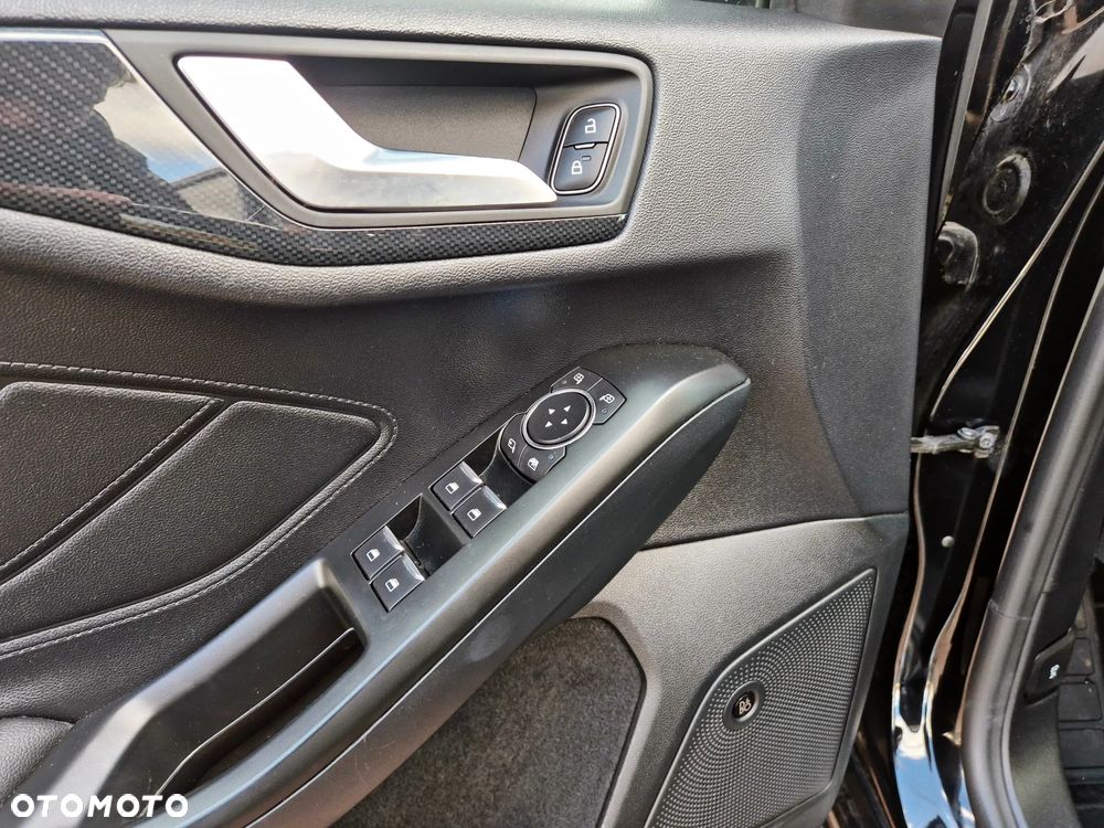 Ford Focus 1.5 EcoBoost ST-Line - 24