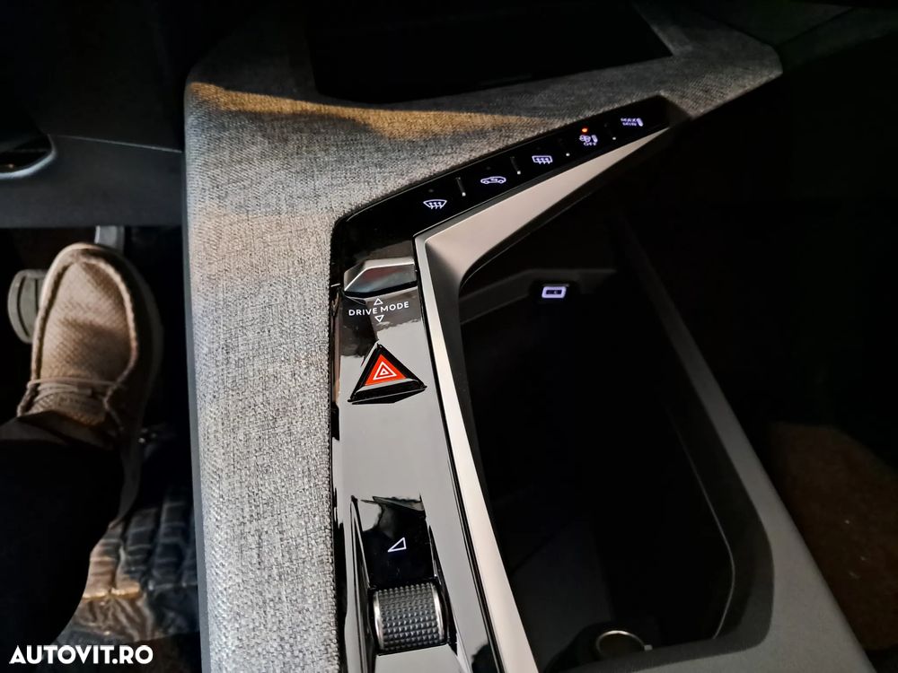 Peugeot 3008 Hybrid 145 e-DSC6 Allure - 15