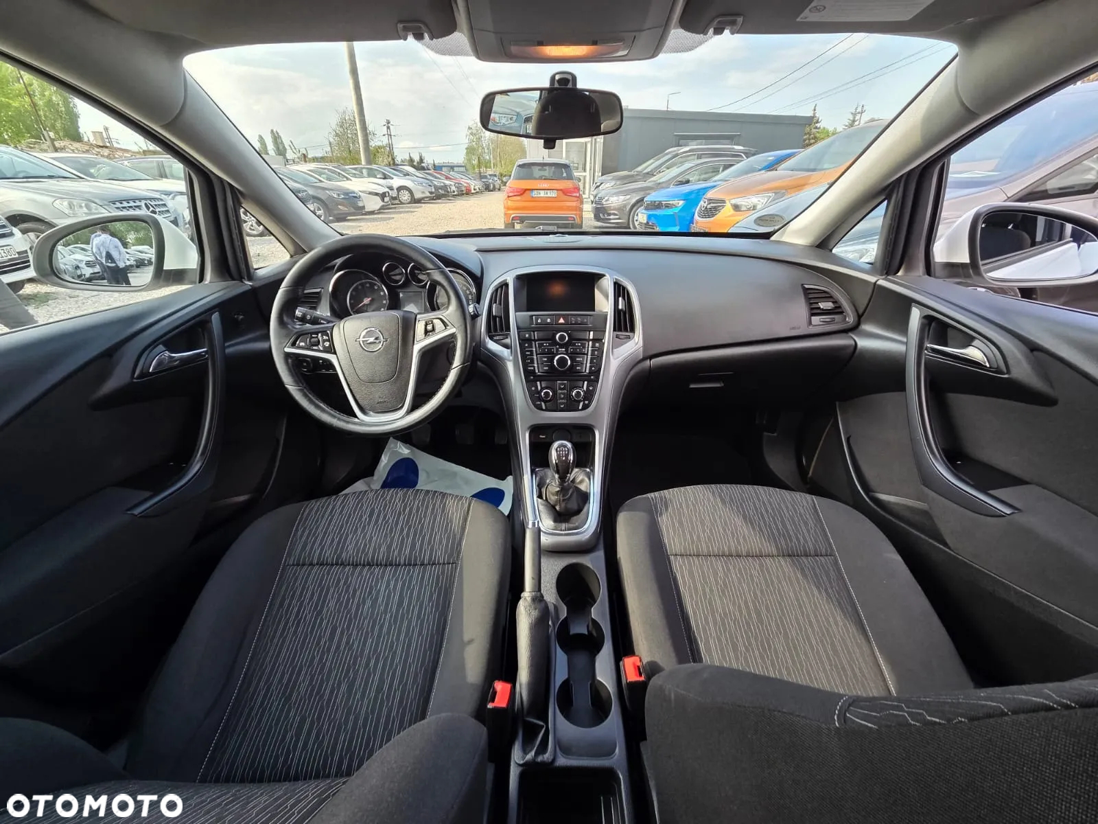 Opel Astra 1.6 Sports Tourer Design Edition - 30