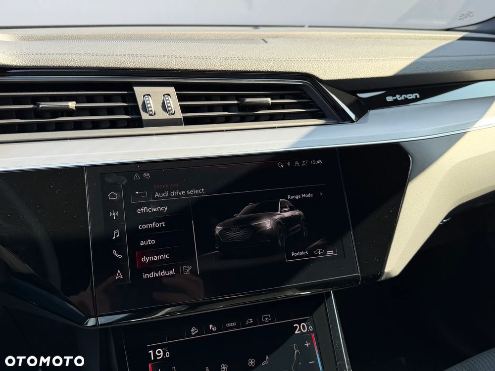 Audi Q8 Sportback e-tron - 17