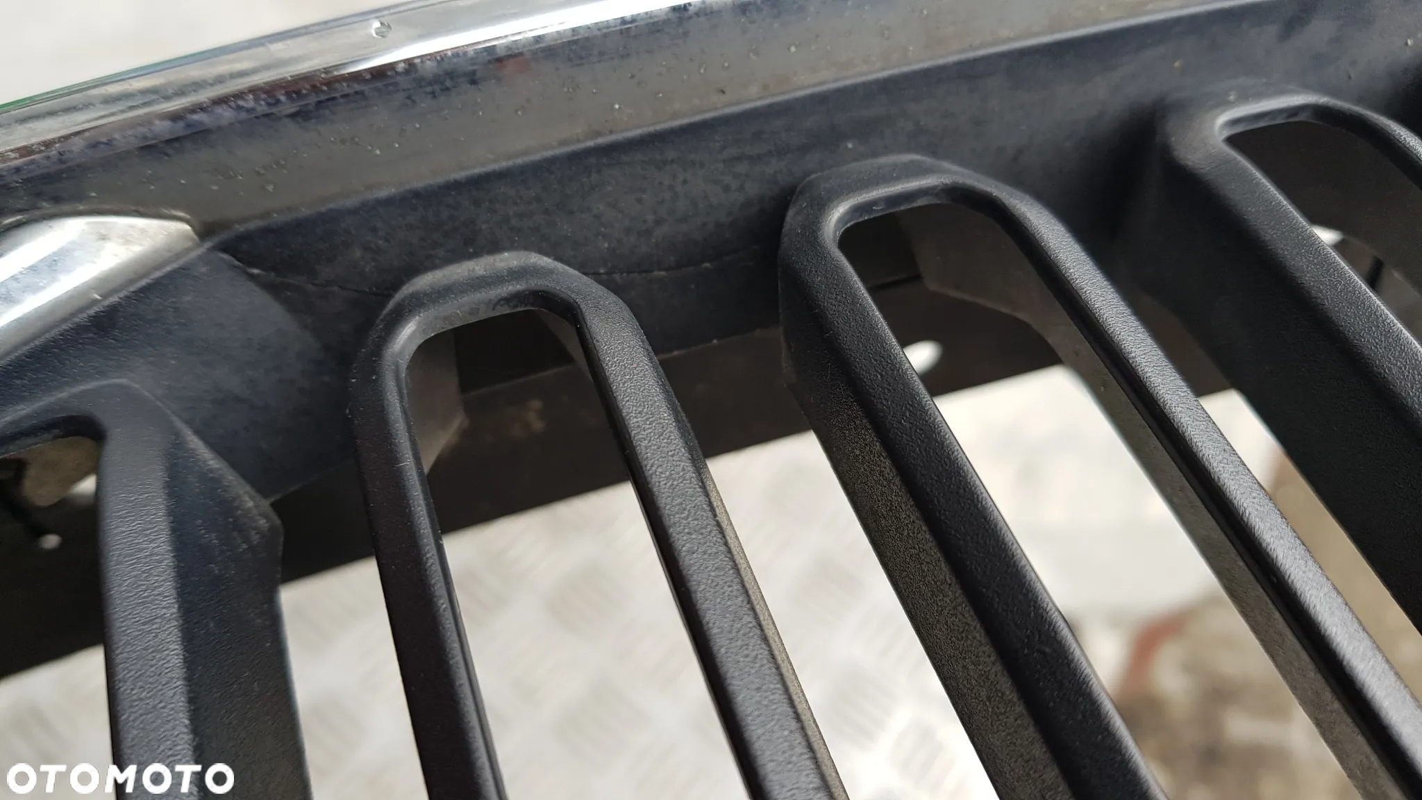 GRILL ATRAPA  VOLVO XC40 kompletny - 17