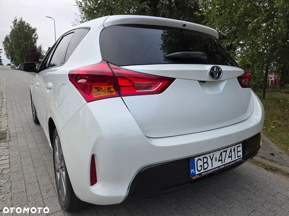 Toyota Auris 1.8 HSD Luna - 10