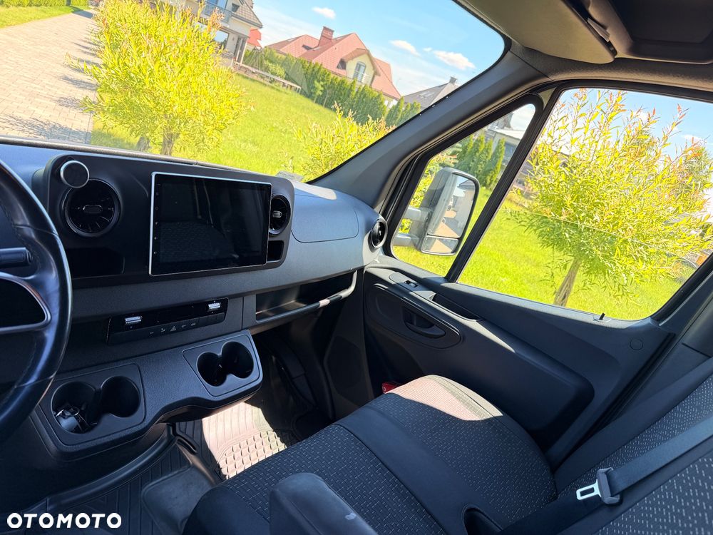 Mercedes-Benz Sprinter 319 - 6