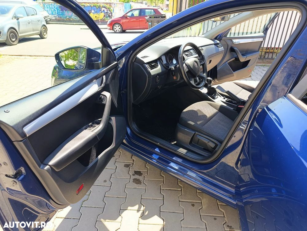 Skoda Octavia Combi 2.0 TDI Clever - 13