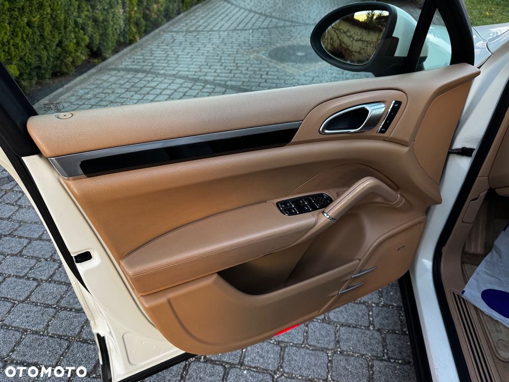 Porsche Cayenne Tiptronic S - 17