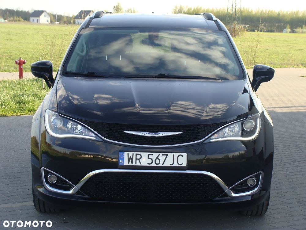 Chrysler Pacifica - 17