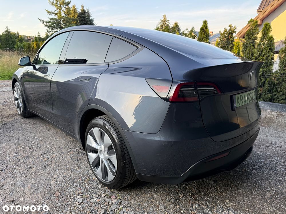 Tesla Model Y Long Range Dual Motor AWD - 10
