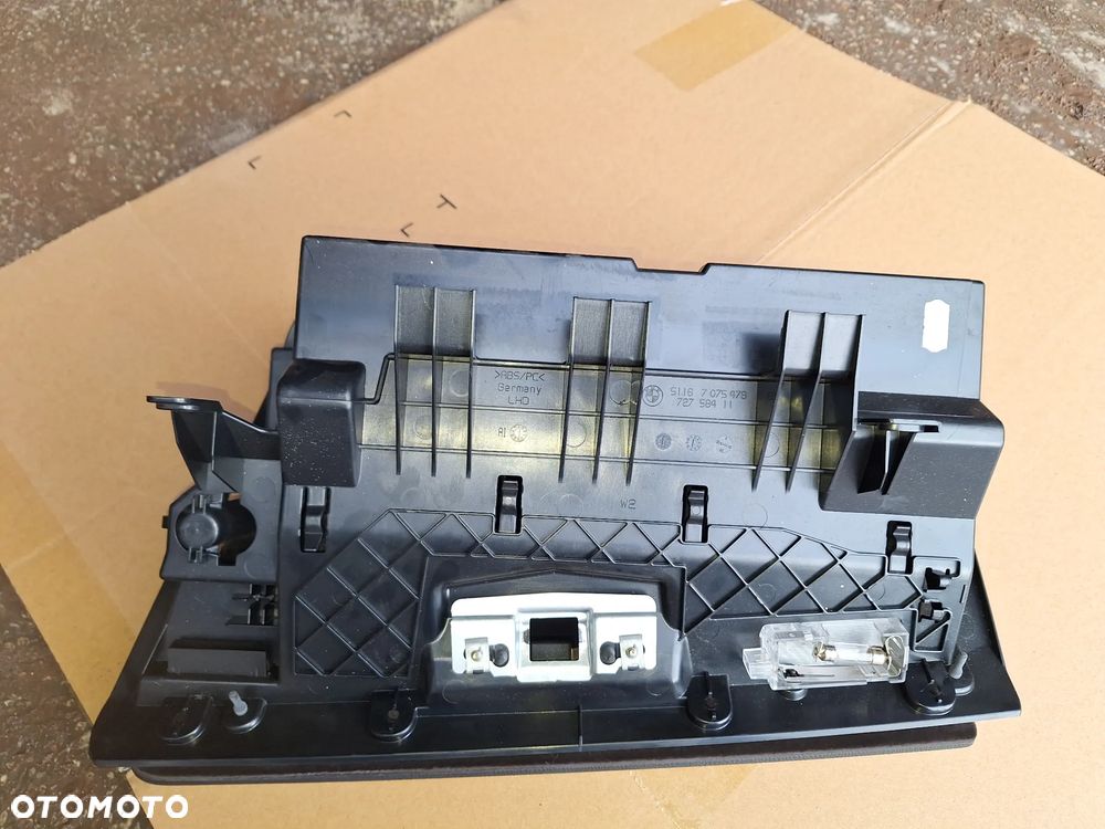SCHOWEK PASAŻERA BMW E90 E91 EUROPA - 3