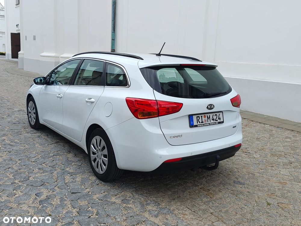 Kia Ceed 1.6 CRDi Business Line - 11