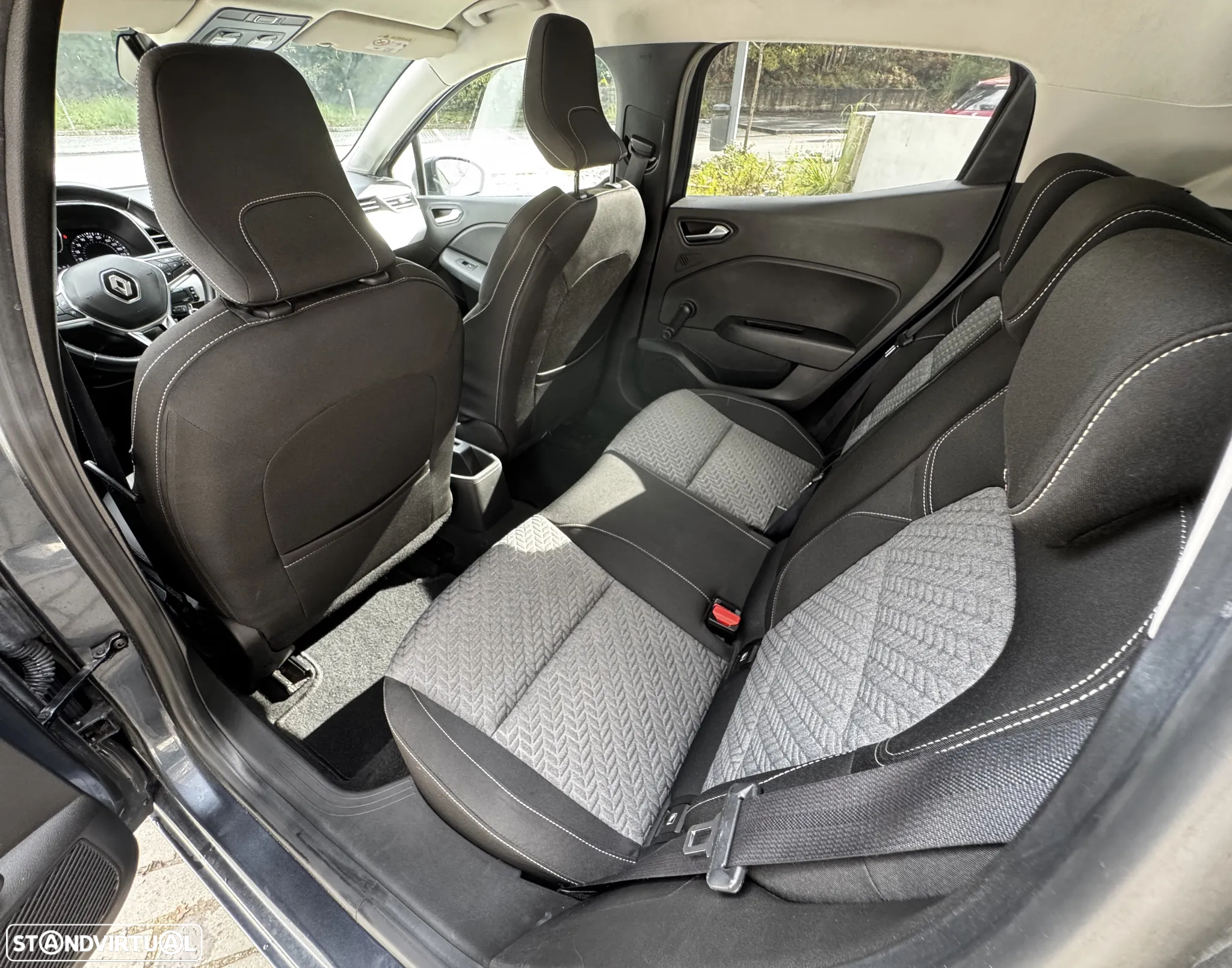 Renault Clio 1.0 TCe Limited - 29