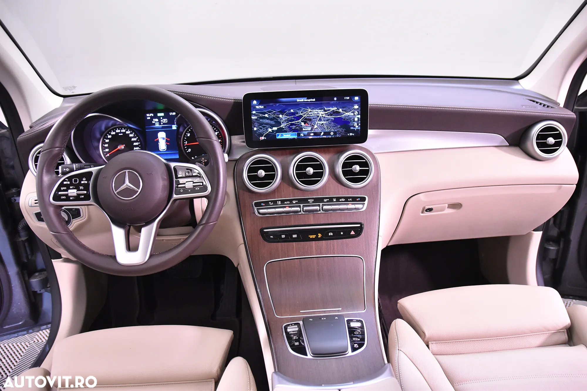 Mercedes-Benz GLC 300 e 4MATIC - 9