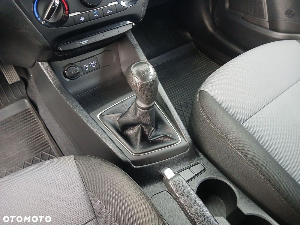 Hyundai i20 1.2 Fresh - 34