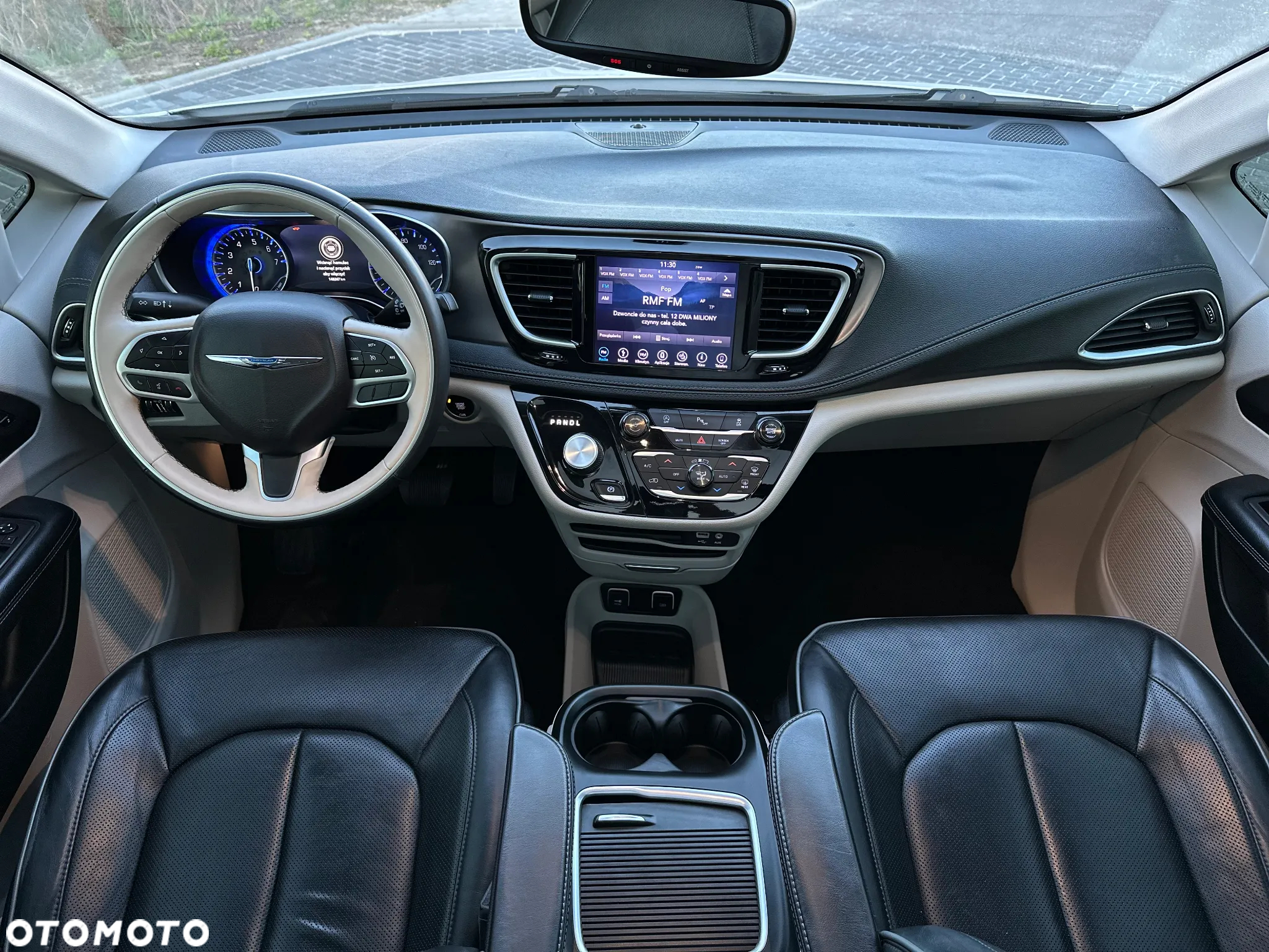 Chrysler Pacifica - 29