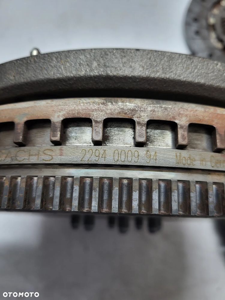 MERCEDES W906 KOŁO DWUMASOWE SPRZĘGŁO KOMPLETNE 124051810 - 8