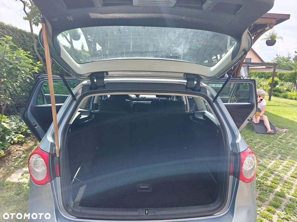 Volkswagen Passat 2.0 TDI DPF BlueMot Trendline - 18
