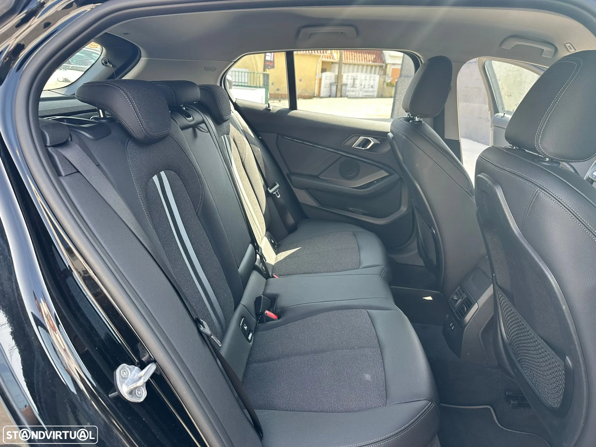 BMW 116 d Pack M - 15
