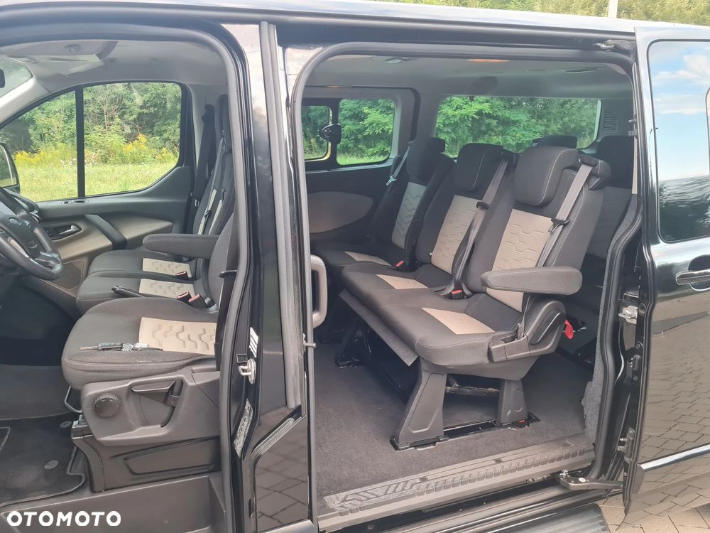 Ford Tourneo Custom - 17