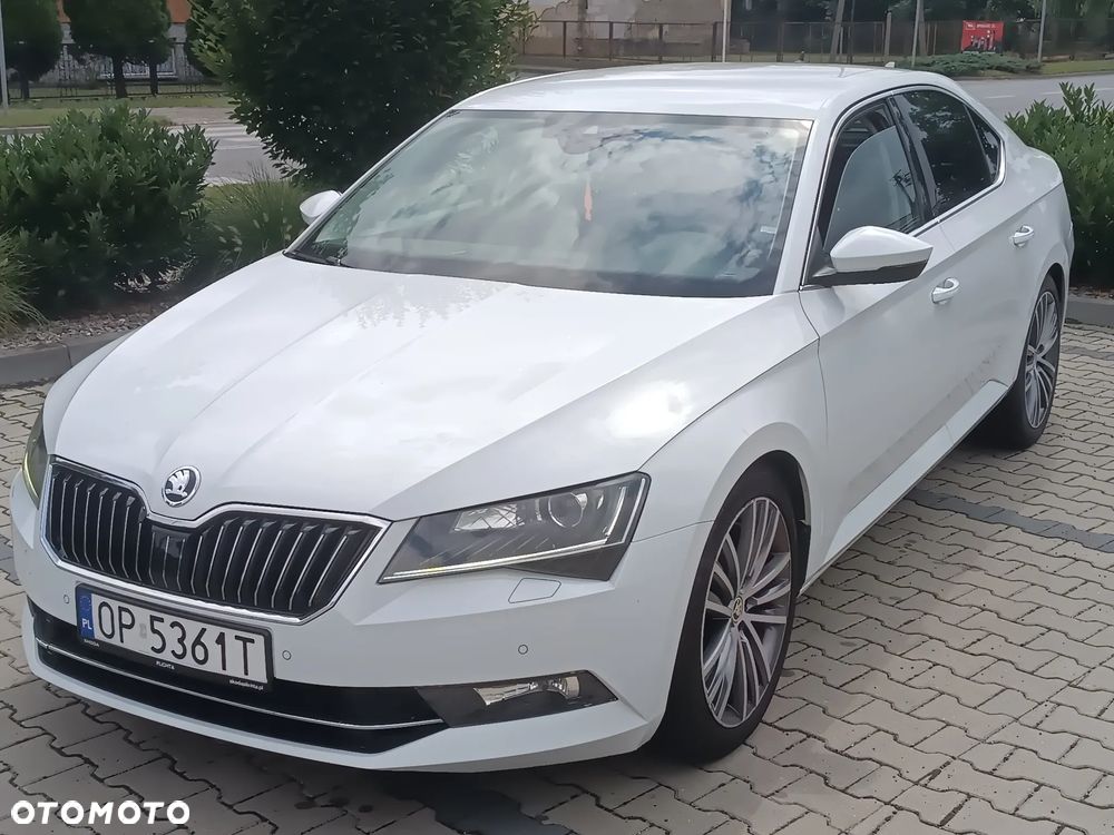 Skoda Superb 2.0 TDI 4x4 DSG Sportline - 8