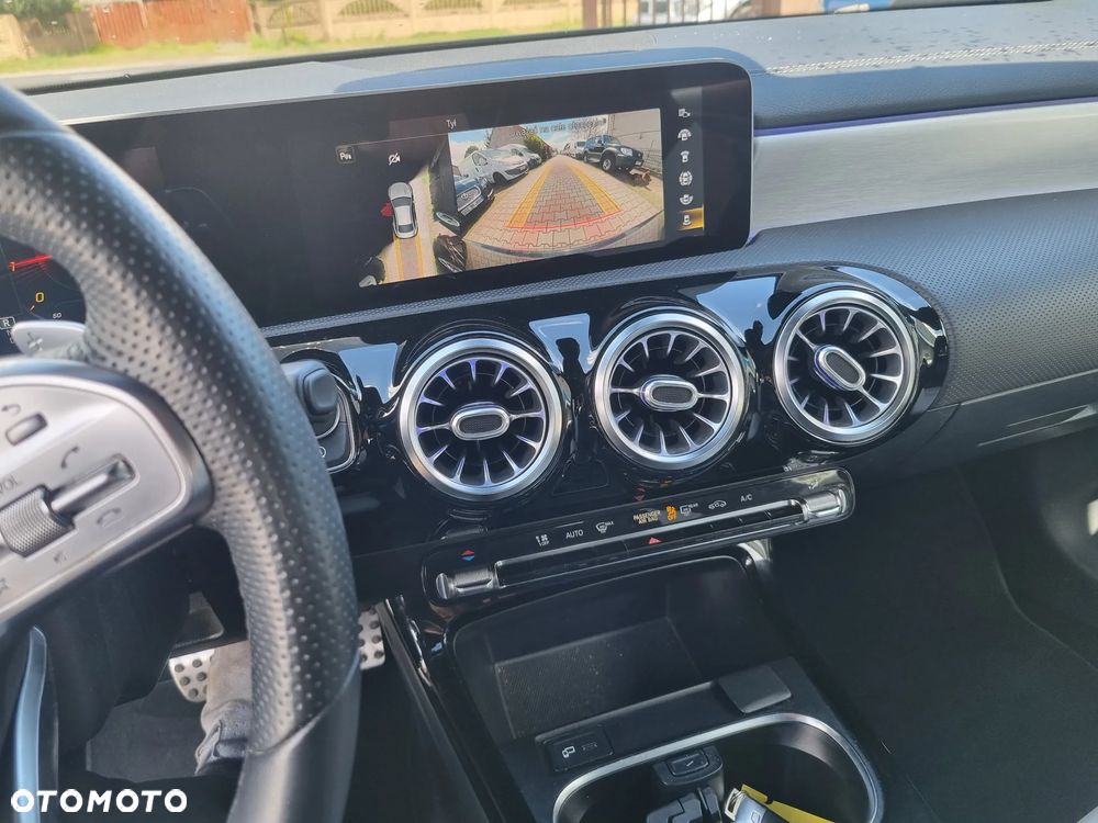 Mercedes-Benz CLA 220 4Matic 7G-DCT AMG Line - 22
