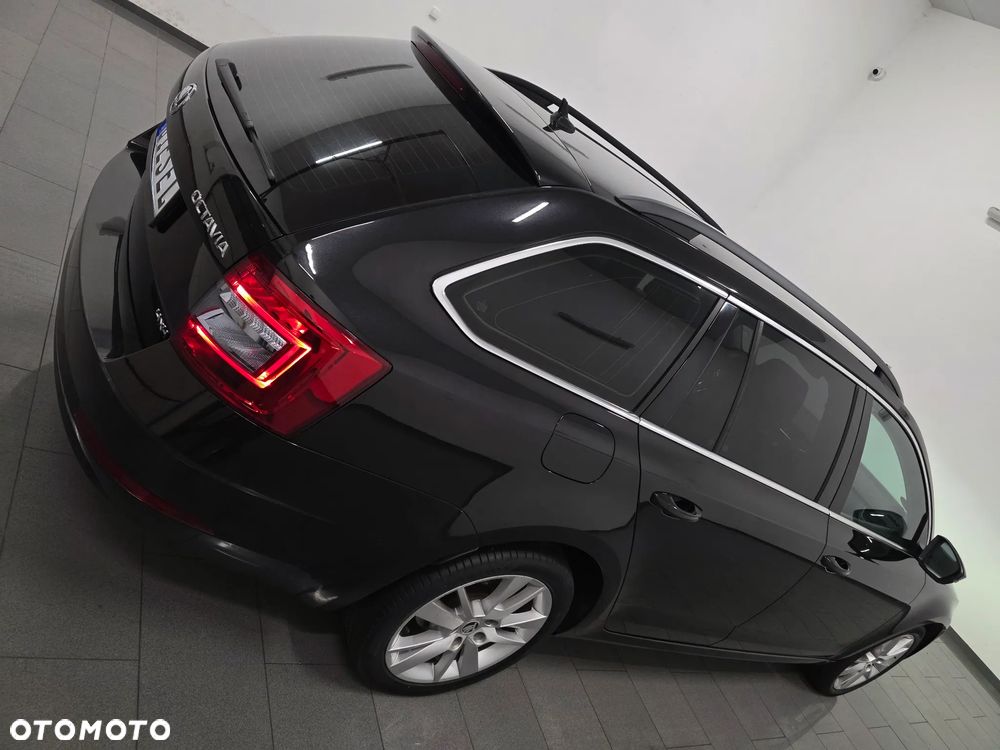 Skoda Octavia 2.0 TDI SCR 4x4 Style DSG - 36