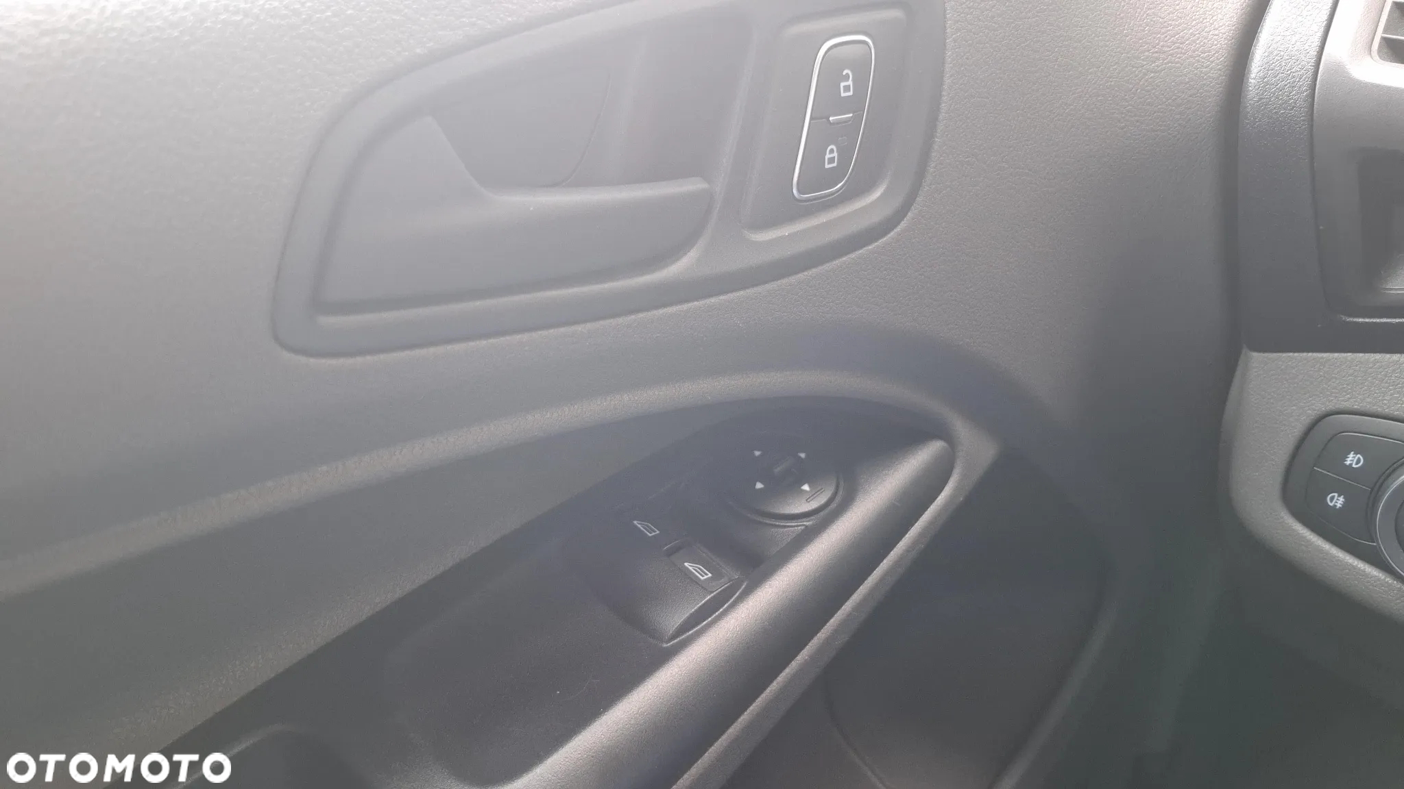 Ford CONNECT - 34