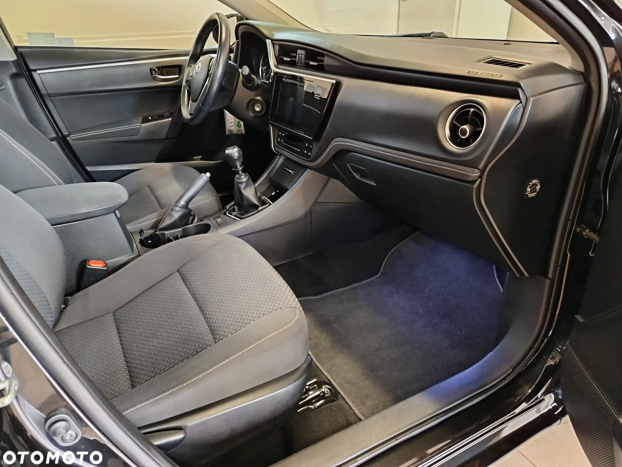 Toyota Corolla 1.6 Comfort - 14