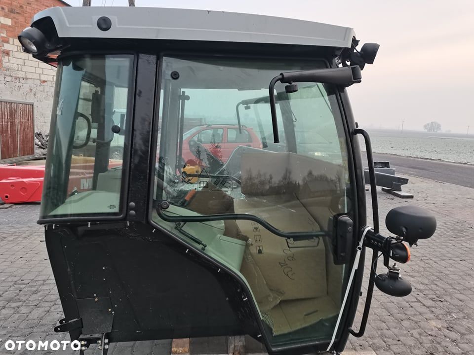 Kabina z wyposażeniem Massey Ferguson serii 7600 - 3
