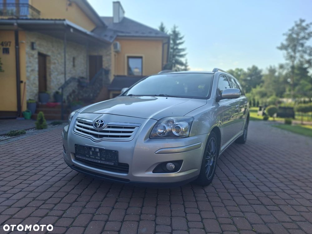 Toyota Avensis 1.8 VVT-i Sol Premium - 2