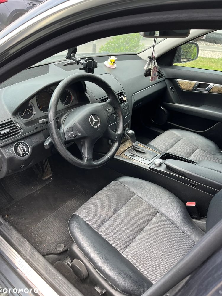 Mercedes-Benz Klasa C 220 CDI DPF Automatik Avantgarde - 21